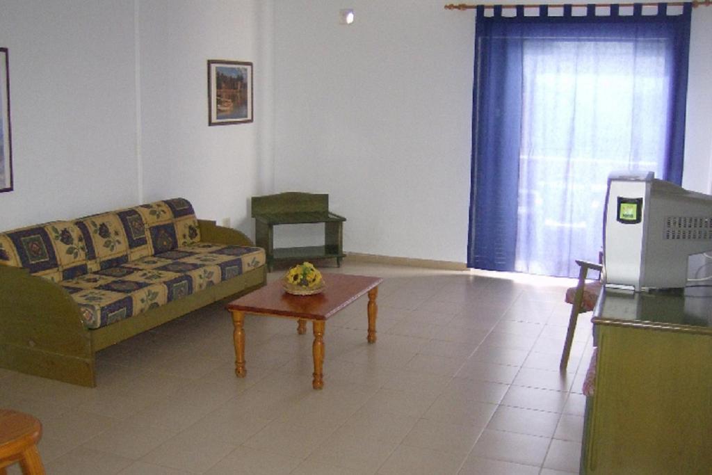Apartamentos Alondras Park Costa Del Silencio Room photo